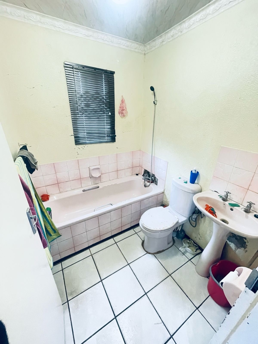 3 Bedroom Property for Sale in Roodepan Northern Cape